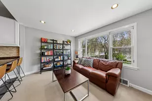 2429 N Drake Ave, Chicago, IL 60647 - Photo 11