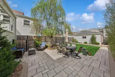 2429 N Drake Avenue, Chicago, IL 60647 - Photo 29
