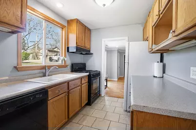 327 Kenwood Drive, Round Lake Park, IL 60073 - Photo 5