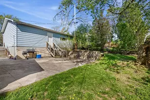 327 Kenwood Dr, Round Lake Park, IL 60073 - Photo 21