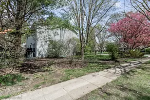 901 Crestfield Ave, Libertyville, IL 60048 - Photo 27