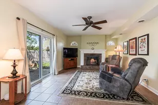 901 Crestfield Ave, Libertyville, IL 60048 - Photo 9