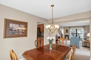 713 Hackberry Ct, Bartlett, IL 60103 - Photo 9