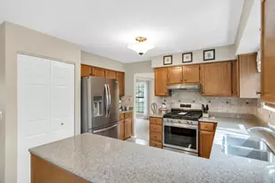 713 Hackberry Ct, Bartlett, IL 60103 - Photo 13