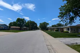 480 E 163rd St, South Holland, IL 60473 - Photo 43
