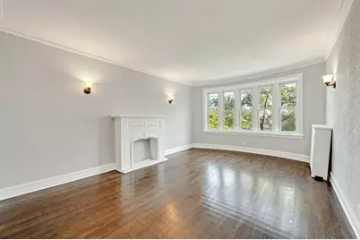 7600 S Phillips Avenue, Chicago, IL 60649 - Photo 3
