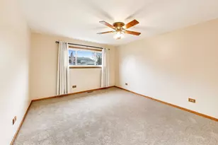 387 Lakewood Dr, Antioch, IL 60002 - Photo 9