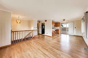 387 Lakewood Dr, Antioch, IL 60002 - Photo 5