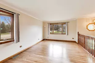387 Lakewood Dr, Antioch, IL 60002 - Photo 3