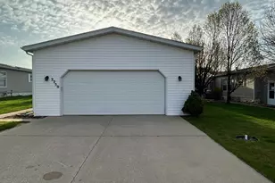 2250 Sunrise Dr, Belvidere, IL 61008 - Photo 3