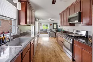 1020 Dean St, Saint Charles, IL 60174 - Photo 5
