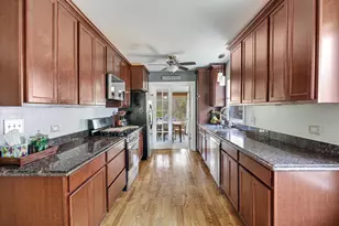 1020 Dean St, Saint Charles, IL 60174 - Photo 7