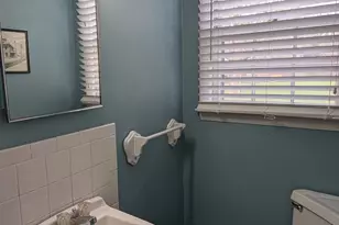 1437 S Walnut Ave, Freeport, IL 61032 - Photo 5