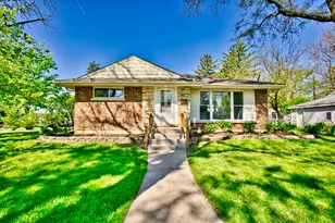 580 S Chase Ave, Lombard, IL 60148 - Photo 1