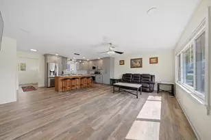 10817 S Mason Ave, Chicago Ridge, IL 60415 - Photo 3