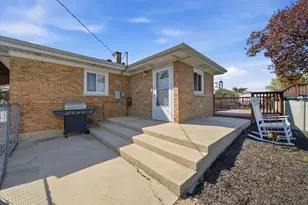 10817 S Mason Ave, Chicago Ridge, IL 60415 - Photo 27