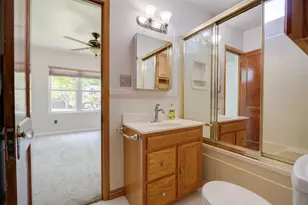 408 S Elmwood Dr, Aurora, IL 60506 - Photo 13