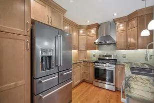 408 S Elmwood Dr, Aurora, IL 60506 - Photo 9