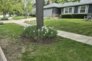 1332 E Bailey Rd, Naperville, IL 60565 - Photo 17