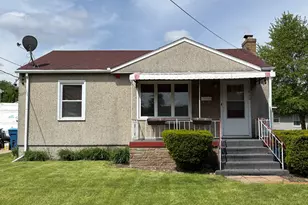 1810 Prospect Ave, Peru, IL 61354 - Photo 1