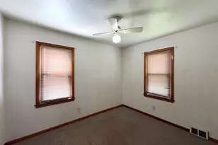 1810 Prospect Ave, Peru, IL 61354 - Photo 11