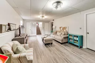 1323 Cottonwood Ln, Crystal Lake, IL 60014 - Photo 23