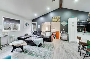 1323 Cottonwood Ln, Crystal Lake, IL 60014 - Photo 7