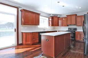 829 Clover Ridge Ln, Itasca, IL 60143 - Photo 9