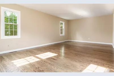 12002 South Gate, Roscoe, IL 61073 - Photo 5