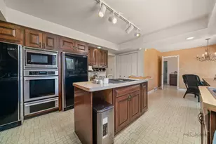 37 Forest Hills Rd, Lake Bluff, IL 60044 - Photo 17