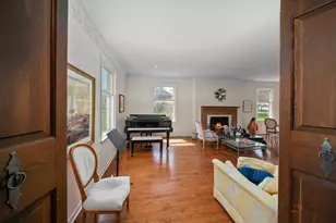 37 Forest Hills Rd, Lake Bluff, IL 60044 - Photo 5