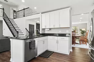 6806 Highgate Rd, Carpentersville, IL 60110 - Photo 9