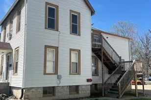 465 E State St, Sycamore, IL 60178 - Photo 3