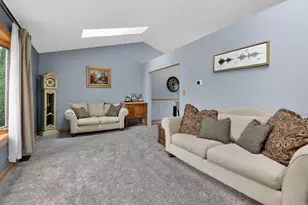 1001 Oak Ridge Dr, Streamwood, IL 60107 - Photo 3