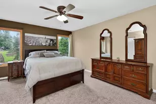 1001 Oak Ridge Dr, Streamwood, IL 60107 - Photo 15
