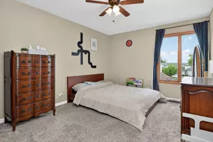 1001 Oak Ridge Dr, Streamwood, IL 60107 - Photo 17