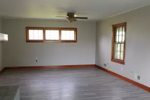 606 Bohn St, Rosiclare, IL 62982 - Photo 7