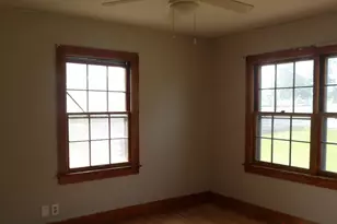 606 Bohn St, Rosiclare, IL 62982 - Photo 17