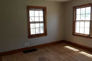606 Bohn St, Rosiclare, IL 62982 - Photo 7