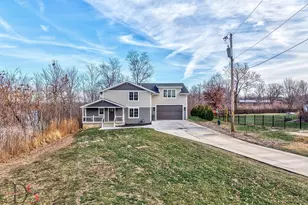 400 Park Ave, Ottawa, IL 61350 - Photo 1