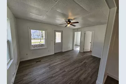 415 E Johnson Street, Fairfield, IL 62837 - Photo 7