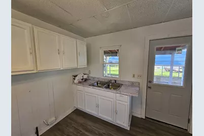 415 E Johnson Street, Fairfield, IL 62837 - Photo 9
