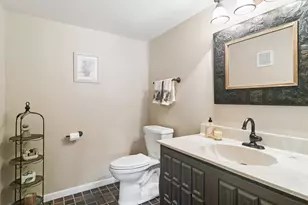 719 E Hackberry Dr, Arlington Heights, IL 60004 - Photo 11