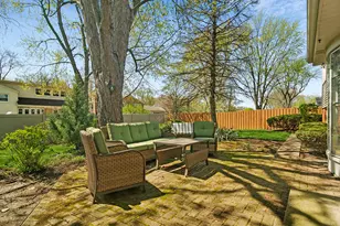 719 E Hackberry Dr, Arlington Heights, IL 60004 - Photo 21