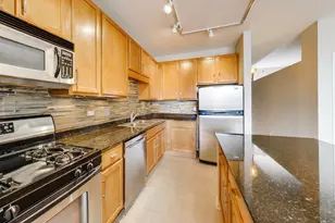 210 S Desplaines St, Chicago, IL 60661 - Photo 3