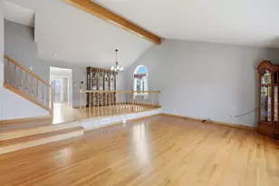8920 Emerald Ct, Hickory Hills, IL 60457 - Photo 3