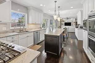 3325 Prestwick Ln, Northbrook, IL 60062 - Photo 9