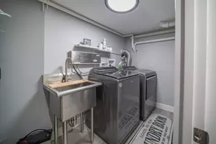 5455 W Roscoe St, Chicago, IL 60641 - Photo 17
