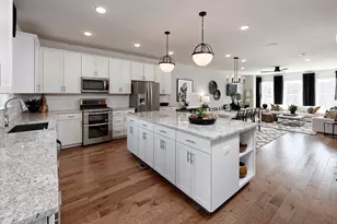204 Mountain Interval Rd, Schaumburg, IL 60193 - Photo 3