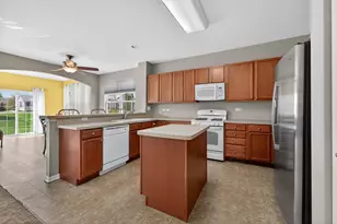 1682 Francis Dr, Pingree Grove, IL 60140 - Photo 5